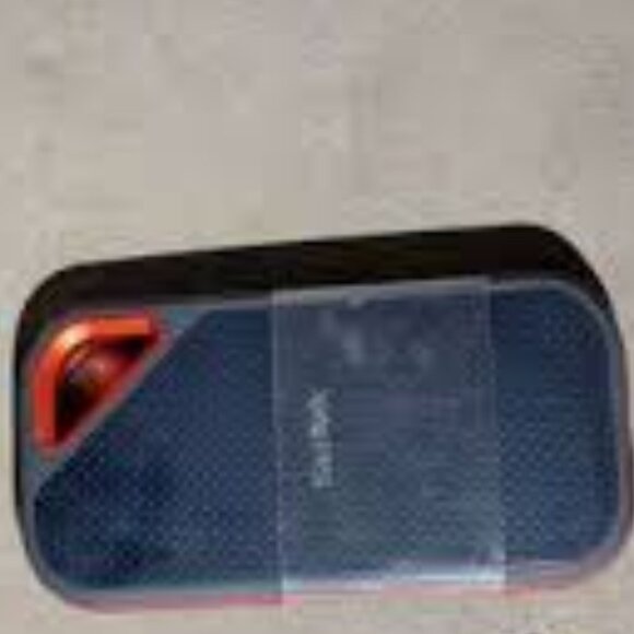 Sandisk eXtreme Pro 4TB Portable SSD - Picture 2 of 5